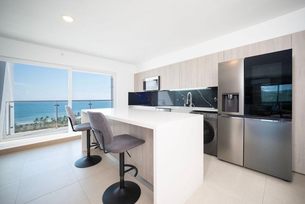 Viva Jacó, cocina con vista al mar