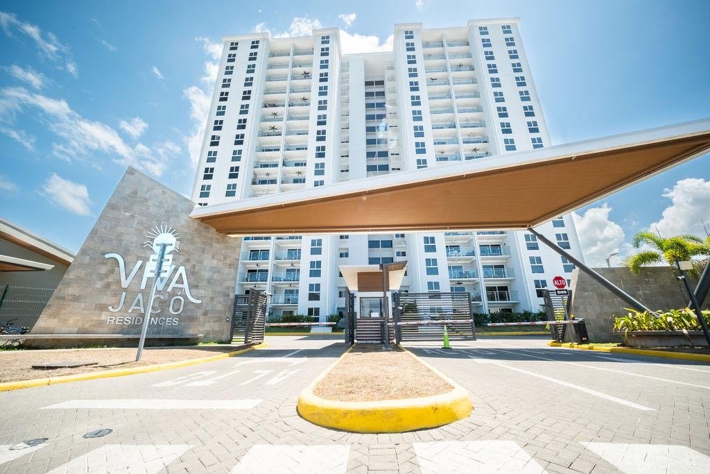 Viva Jacó, entrada del edificio